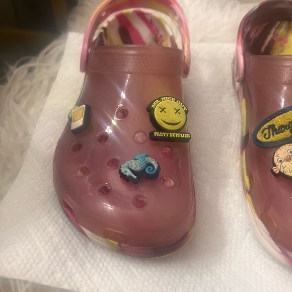 Women’s Crocs used great condition - Picture 3 of 9